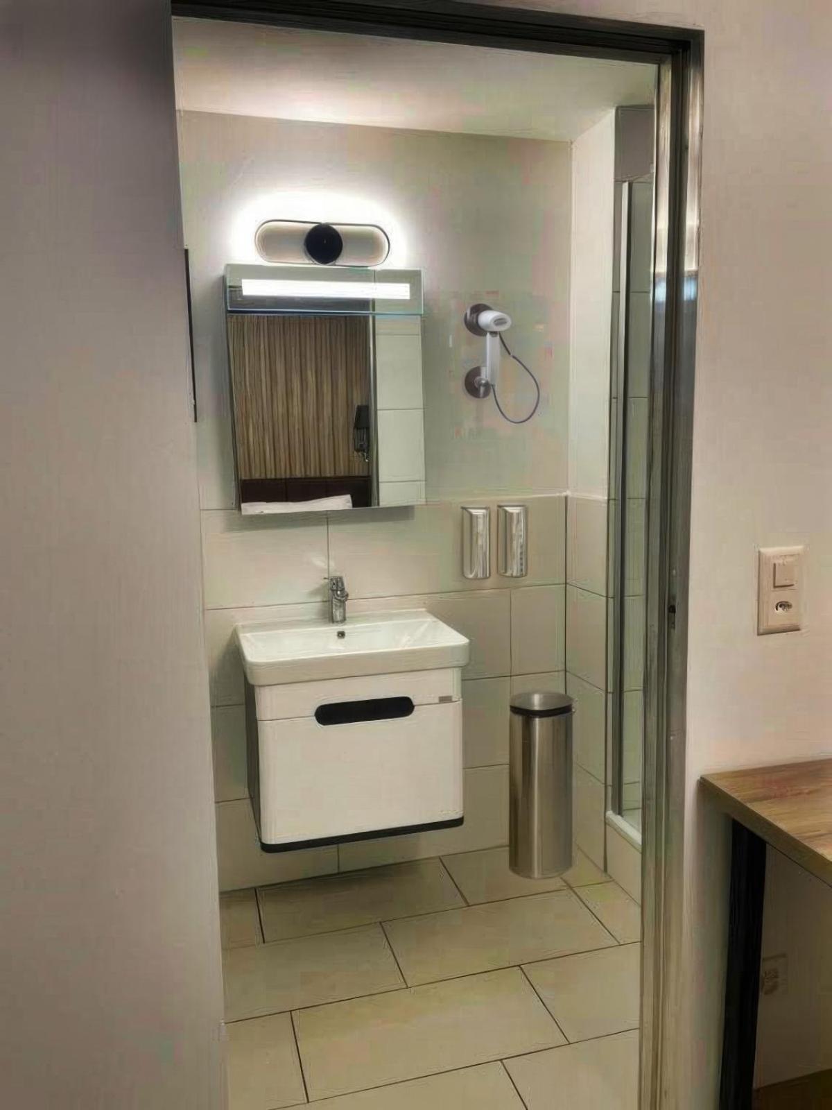 Nani City Hotel Zurich Luaran gambar